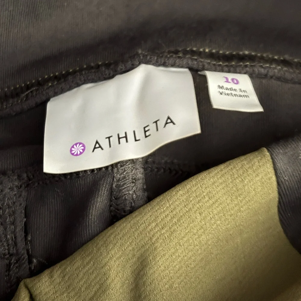 Athleta Women’s Olive and Black Joggers - Picture 4 of 4